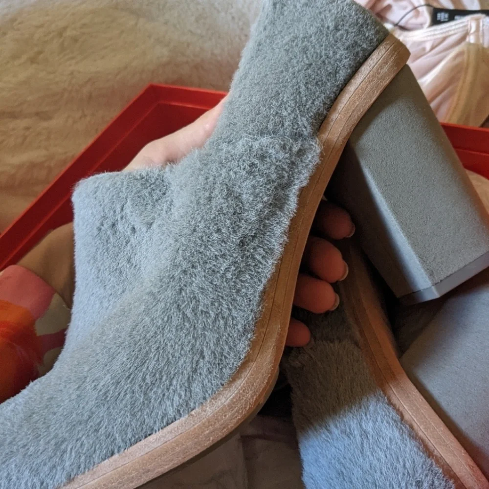 NWT UGG + ECKHAUS LATTA “Court Not” Gray/blue Shearling Shoes heels clogs - Picture 8 of 13